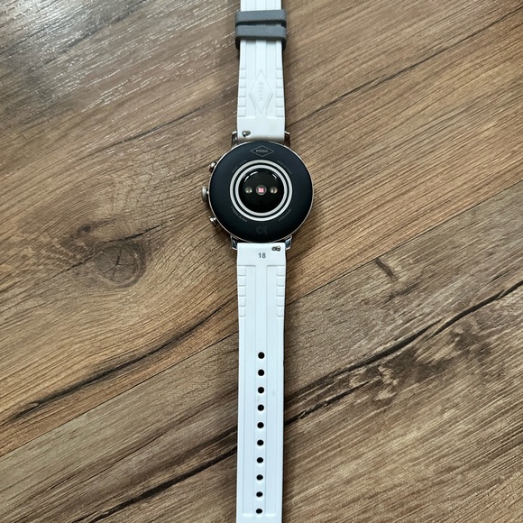 Smartwatch - Picture 2 of 3